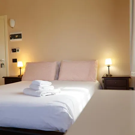Antico Casale Caroli 招待所 4*
