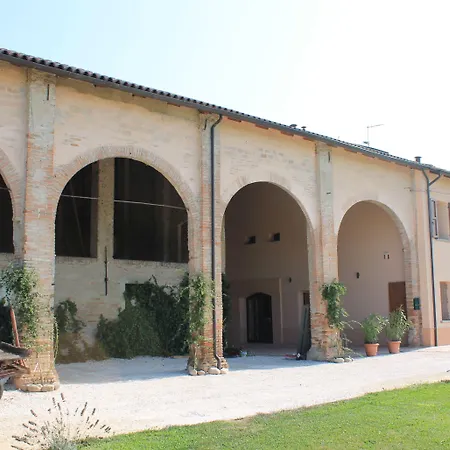 Antico Casale Caroli 招待所