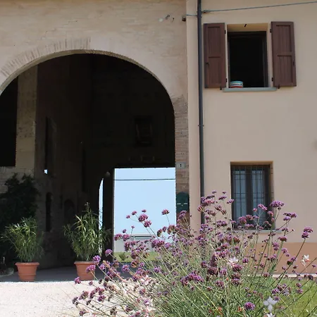 Antico Casale Caroli 招待所 4*