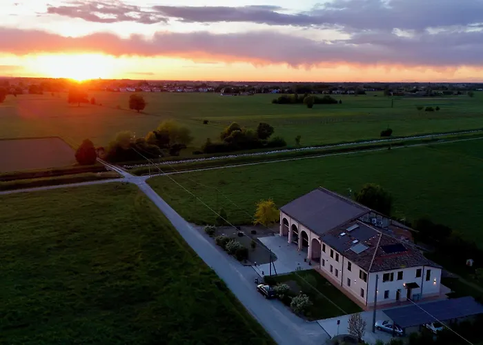 Antico Casale Caroli 4*